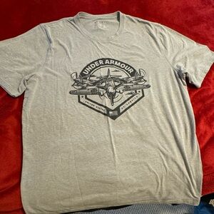 Men’s under armor T shirt